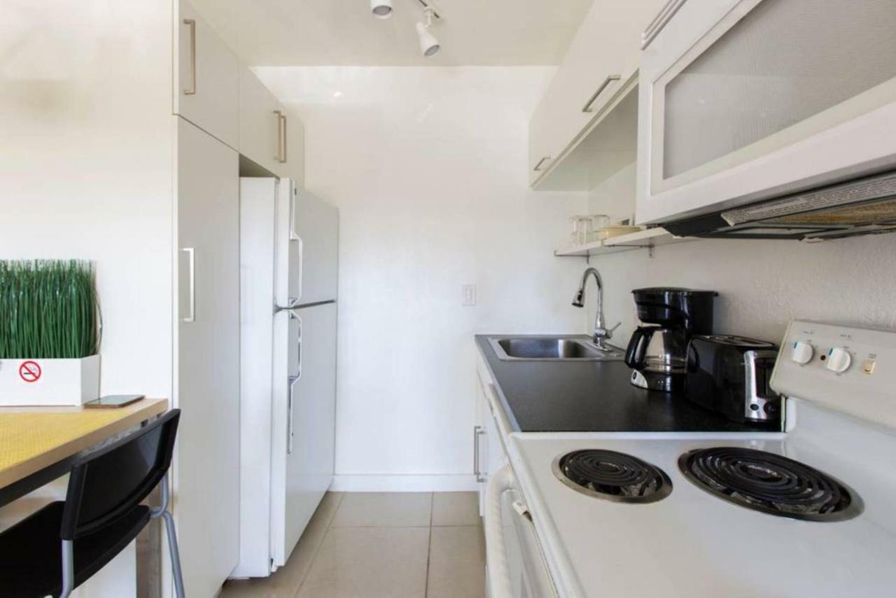 Lambert Family Beach Apartments - Unit 1 Fort Lauderdale Bagian luar foto